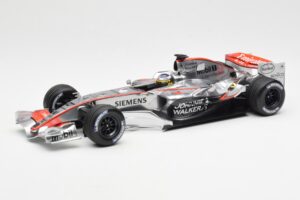 McLaren Mercedes MP4-21 P. de la Rosa F1 Showcar 2006 Minichamps 1:18 B66962346 Diecast