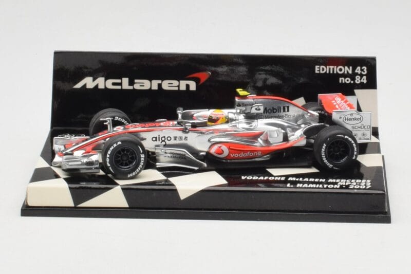 McLaren Mercedes MP4-22 #2 L. Hamilton Race Car 2007 Minichamps 1:43 530074302 Diecast