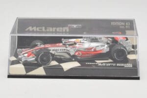 McLaren Mercedes MP4-23 #22 L. Hamilton Race Car 2008 Minichamps 1:43 530084322 Diecast — photo 5 of 5