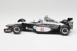 McLaren MP4/13 #8 M. Hakkinen F1 World Champion 1998 Minichamps 1:18 18690008 Diecast — photo 3 of 7