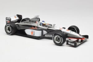 McLaren MP4/13 #8 M. Hakkinen F1 World Champion 1998 Minichamps 1:18 18690008 Diecast — photo 4 of 7