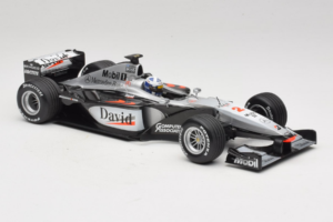 McLaren MP4-15 #2 D. Coulthard F1 2000 Minichamps 1:18 B66962118 Diecast — photo 4 of 6