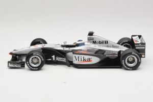 McLaren MP4-15 #1 M. Hakkinen F1 2000 Minichamps 1:18 B66962117 Diecast — photo 3 of 6