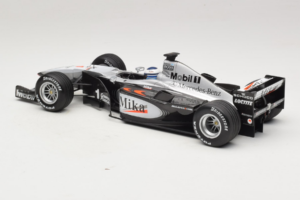 McLaren MP4-15 #1 M. Hakkinen F1 2000 Minichamps 1:18 B66962117 Diecast — photo 5 of 6