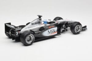 McLaren MP4-16 #4 M. Häkkinen F1 2001 Hot Wheels 1:18 50198 Diecast — photo 2 of 6
