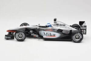 McLaren MP4-16 #4 M. Häkkinen F1 2001 Hot Wheels 1:18 50198 Diecast — photo 3 of 6