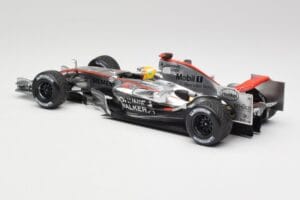 McLaren MP4-21 L. Hamilton Silverstone Test 2006 Minichamps 1:18 530061884 Diecast — photo 5 of 6