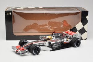 McLaren MP4-21 L. Hamilton Silverstone Test 2006 Minichamps 1:18 530061884 Diecast — photo 6 of 6