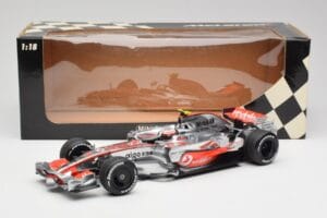 McLaren MP4-22 #2 L. Hamilton Canadian GP Winner 2007 Minichamps 1:18 530071822 Diecast — photo 6 of 6