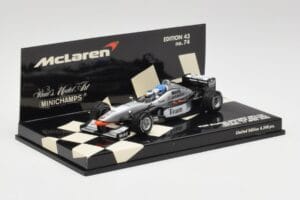 McLaren MP4/98T 2-Seater M. Hakkinen / E. Hakkinen F1 2000 Minichamps 1:43 530984378 Diecast — photo 2 of 4
