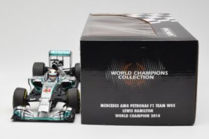Mercedes AMG Petronas W05 #44 L. Hamilton F1 World Champion 2014 Minichamps 1:18 186140044 Diecast — photo 6 of 7