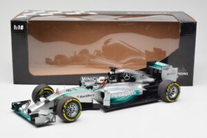 Mercedes AMG Petronas W05 #44 L. Hamilton F1 World Champion 2014 Minichamps 1:18 186140044 Diecast — photo 7 of 7