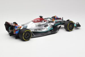 Mercedes AMG W13 E Performance Petronas #63 G. Russell Miami GP 2022 Minichamps 1:18 110220563 Diecast — photo 2 of 7