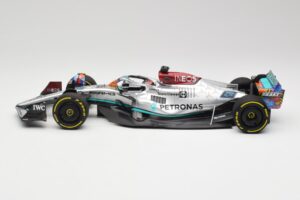Mercedes AMG W13 E Performance Petronas #63 G. Russell Miami GP 2022 Minichamps 1:18 110220563 Diecast — photo 3 of 7