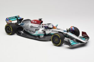 Mercedes AMG W13 E Performance Petronas #63 G. Russell Miami GP 2022 Minichamps 1:18 110220563 Diecast — photo 4 of 7