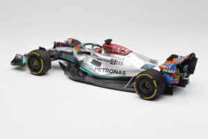 Mercedes AMG W13 E Performance Petronas #63 G. Russell Miami GP 2022 Minichamps 1:18 110220563 Diecast — photo 5 of 7