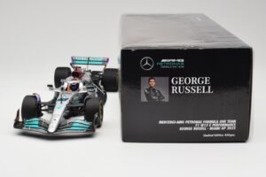 Mercedes AMG W13 E Performance Petronas #63 G. Russell Miami GP 2022 Minichamps 1:18 110220563 Diecast — photo 6 of 7