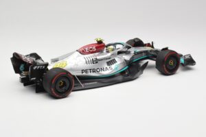 Mercedes AMG W13 E Performance Petronas #44 L. Hamilton Spanish GP 2022 Minichamps 1:18 110220044 Diecast — photo 2 of 7