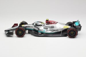 Mercedes AMG W13 E Performance Petronas #44 L. Hamilton Spanish GP 2022 Minichamps 1:18 110220044 Diecast — photo 3 of 7