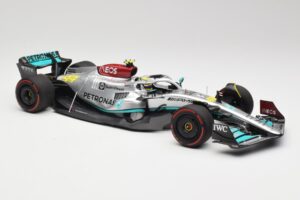 Mercedes AMG W13 E Performance Petronas #44 L. Hamilton Spanish GP 2022 Minichamps 1:18 110220044 Diecast — photo 4 of 7