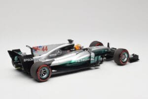 Mercedes AMG W08 EQ Power+ Petronas #44 L. Hamilton F1 World Champion 2017 Minichamps 1:18 186170044 Resin — photo 2 of 7
