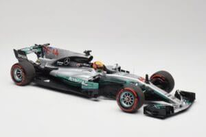 Mercedes AMG W08 EQ Power+ Petronas #44 L. Hamilton F1 World Champion 2017 Minichamps 1:18 186170044 Resin — photo 4 of 7