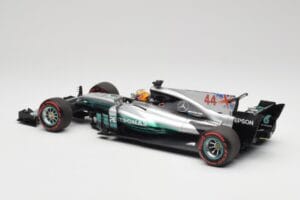 Mercedes AMG W08 EQ Power+ Petronas #44 L. Hamilton F1 World Champion 2017 Minichamps 1:18 186170044 Resin — photo 5 of 7