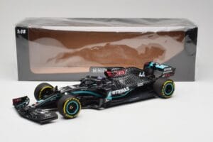 Mercedes AMG W11 Petronas #44 L. Hamilton Styrian GP Winner 2020 Minichamps 1:18 110200244 Resin — photo 7 of 7