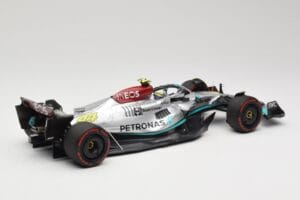 Mercedes AMG W13 E Performance Petronas #44 L. Hamilton Brazilian GP 2022 Minichamps 1:18 110222144 Resin — photo 2 of 7