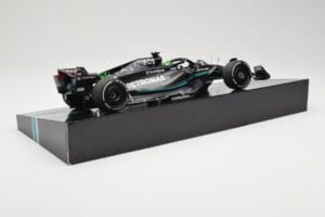 Mercedes AMG W14 E Performance Petronas #63 G. Russell Bahrain GP 2023 Minichamps 1:18 113230163 Resin — photo 3 of 7