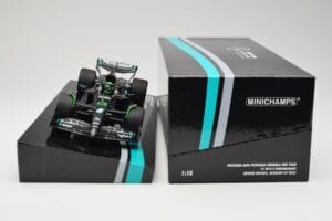 Mercedes AMG W14 E Performance Petronas #63 G. Russell Bahrain GP 2023 Minichamps 1:18 113230163 Resin — photo 6 of 7