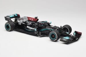 Mercedes AMG W12 #44 L. Hamilton Bahrain GP 2021 Minichamps 1:18 110210144 Diecast — photo 4 of 7