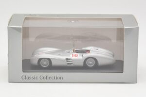 Mercedes W196 Streamliner #16 J.M. Fangio GP Italy Winner 1954 Minichamps 1:43 432543016 Diecast — photo 4 of 4