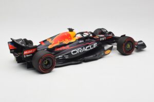 Oracle Red Bull Racing RB18 #1 M. Verstappen Winner Belgian GP 2022 Minichamps 1:18 110221401 Diecast — photo 2 of 7