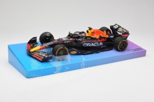 Red Bull Racing RB18 #1 M. Verstappen Winner Miami GP 2022 Minichamps 1:18 113220501 Diecast — photo 2 of 7