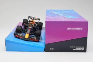 Red Bull Racing RB18 #1 M. Verstappen Winner Miami GP 2022 Minichamps 1:18 113220501 Diecast — photo 6 of 7
