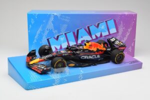 Red Bull Racing RB18 #1 M. Verstappen Winner Miami GP 2022 Minichamps 1:18 113220501 Diecast — photo 7 of 7