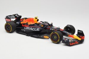 Oracle Red Bull Racing RB18 #11 S. Perez Saudi Arabian GP 2022 Minichamps 1:18 110220011 Diecast — photo 4 of 7