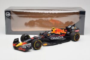 Oracle Red Bull Racing RB18 #11 S. Perez Saudi Arabian GP 2022 Minichamps 1:18 110220011 Diecast — photo 7 of 7