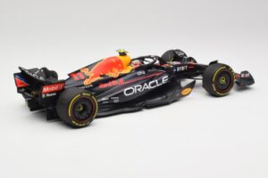 Oracle Red Bull Racing RB18 #11 S. Perez Abu Dhabi GP 2022 Minichamps 1:18 110222211 Diecast — photo 2 of 7