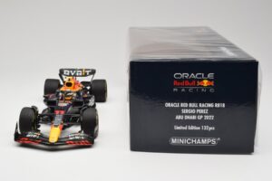 Oracle Red Bull Racing RB18 #11 S. Perez Abu Dhabi GP 2022 Minichamps 1:18 110222211 Diecast — photo 6 of 7