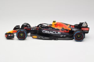 Oracle Red Bull Racing RB18 #11 S. Perez Monaco GP Winner Rain Tyre Version 2022 Minichamps 1:18 110222711 Diecast — photo 3 of 7
