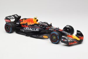 Oracle Red Bull Racing RB18 #11 S. Perez Monaco GP Winner Rain Tyre Version 2022 Minichamps 1:18 110222711 Diecast — photo 4 of 7