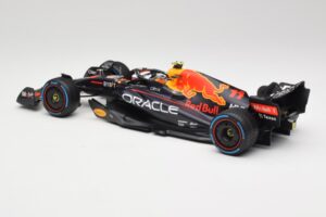 Oracle Red Bull Racing RB18 #11 S. Perez Monaco GP Winner Rain Tyre Version 2022 Minichamps 1:18 110222711 Diecast — photo 5 of 7