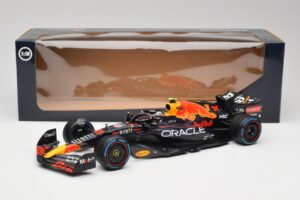 Oracle Red Bull Racing RB18 #11 S. Perez Monaco GP Winner Rain Tyre Version 2022 Minichamps 1:18 110222711 Diecast — photo 7 of 7