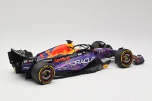 Oracle Red Bull Racing RB19 #33 M. Verstappen Las Vegas GP Winner 2023 Minichamps 1:18 110232201 Resin — photo 2 of 7