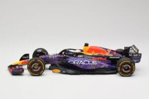 Oracle Red Bull Racing RB19 #33 M. Verstappen Las Vegas GP Winner 2023 Minichamps 1:18 110232201 Resin — photo 3 of 7