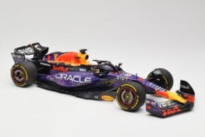 Oracle Red Bull Racing RB19 #33 M. Verstappen Las Vegas GP Winner 2023 Minichamps 1:18 110232201 Resin — photo 4 of 7