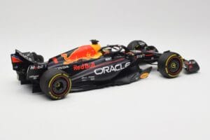 Oracle Red Bull Racing RB19 #1 M. Verstappen Winner Abu Dhabi GP 2023 Minichamps 1:18 110232301 Diecast — photo 2 of 7