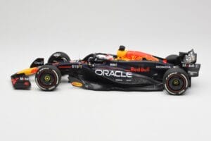Oracle Red Bull Racing RB20 #1 M. Verstappen Winner Bahrain GP 2024 Minichamps 1:18 110240101 Diecast — photo 3 of 7